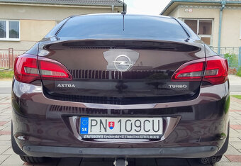 Opel Astra J 1.6 16V - 5