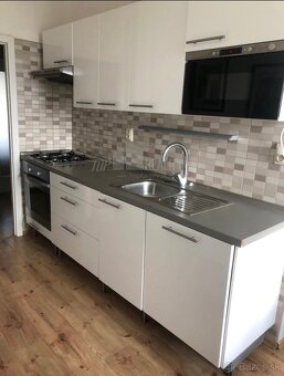 kľud ticho a predsa centrum-3izbový byt - 5
