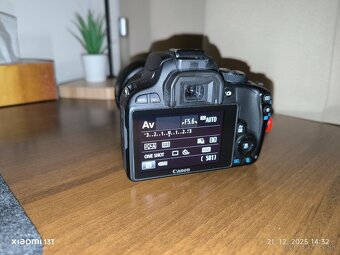 Predám Canon EOS 100D zo setovým objektívom - 5