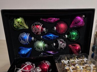 Vianocny stromcek 180 cm vratane ozdob a svetiel - 5