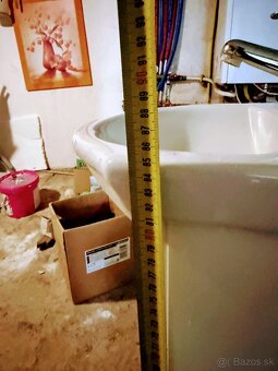 Umývadlo so skrinkou a bateriou - 5