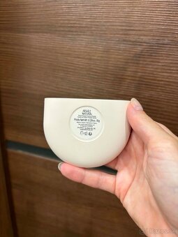 Rare Beauty puder Uplne novy - 5
