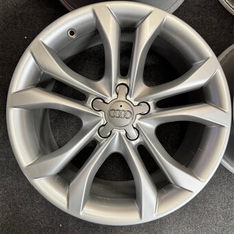 5x112 R18 Original Audi ET 52 strieborne. - 5
