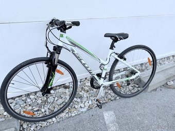 SCOTT: dámsky ľahký trekový bike (S) vo výbornom stave - 5