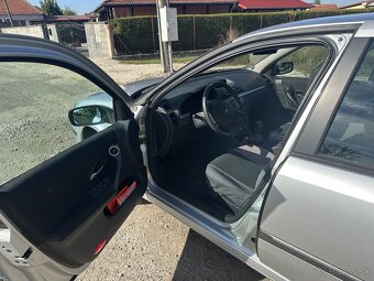 Renault Laguna II, 1.9 dCi Expression 81kW/110HP M6 - 5