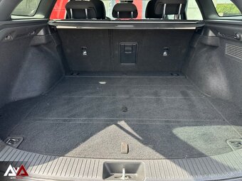 Hyundai i30 CW 1.5 T-GDi mHEV iMT Family, 130 540km, SR - 5