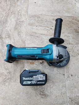MAKITA AKU uhlová brúska - 5