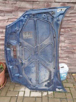 Predám prednú kapotu na Renault Clio dva rok 2002 - 5
