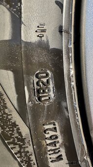 44. Land Rover Defender 255/60/ r20 - 5