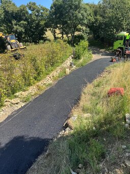 Výkopy, prípojky, spevnené plochy, záhrady na kľúč - 5