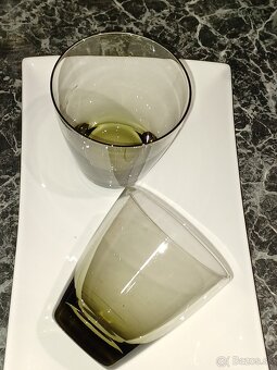 Predáme  poháre  a tácku. - 5