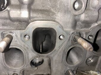 Hlava motora 1.9tdi 96kw /Zdvihátko ventilu BORSEHUNG 8x - 5