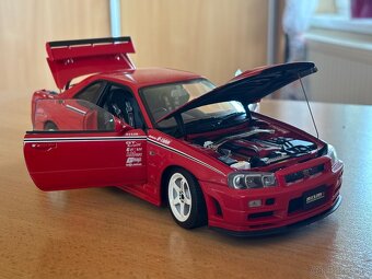 Nissan Skyline 1:18 Autoart R-tune - 5