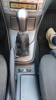 Avensis - 5