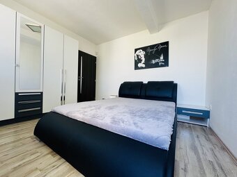 Na predaj: priestranný 3-izbový byt s terasou v obľúbene - 5