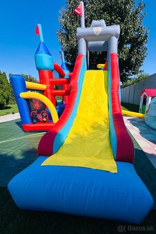 SKÁKACÍ NAFUKOVACÍ HRAD - 5