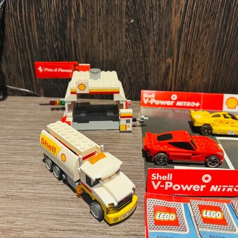 LEGO Shell sety – 7 ks + štartovacia plocha - 5