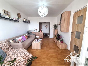 Výhradne - Na predaj 3-izbový byt s balkónom v Nových Zámkoc - 5