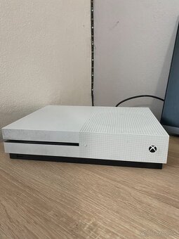 Predám xbox one S - 5