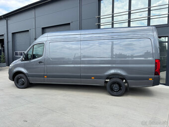 Mercedes-Benz Sprinter 317 CDI • L3H2 • RWD • 2025 - 5