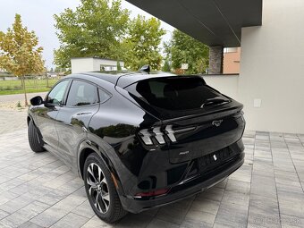 Predám Ford Mustang Mach-E 75,7kWh AWD STD - 5