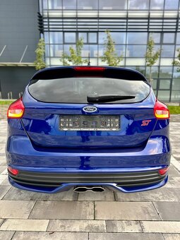 Ford Focus 2.0 ST - 5
