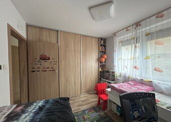 Na predaj trojizbového bytu zo záhradkou a parkovacím státím - 5