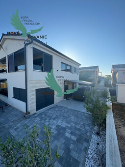 Exkluzívne zariadená novostavba domu s výhľadom na more v Ch - 5