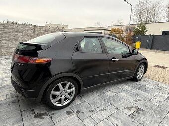 Honda Civic 1.8 Benzín 2006 - 5