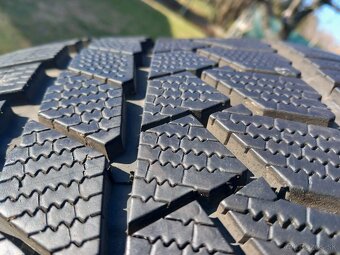 245/40 r20 zimné pneumatiky - 5