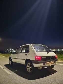 Predám Peugeot 205 - 5