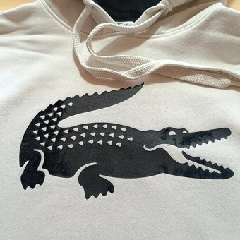 Lacoste biela mikina s kapucňou s veľkým logom S/M - 5