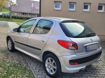 Peugeot 206 Plus  1.1.i 44kw - 5