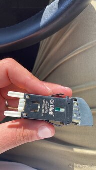 Spínač predných hmlových svetiel Felicia - 5