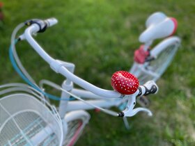 Veselý a zachovalý dámsky mestský bicykel - 5