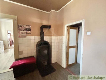 ZNÍŽENÁ  CENA - Obývateľný dom v tichej časti obce Gemersk - 5