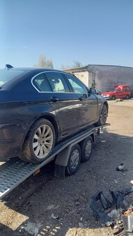 Rozpredám BMW 520d F10 135kw rv11 - 5