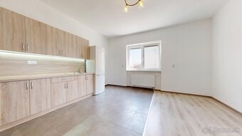 3podl. viacgeneračný RD, obec Veľká Mača, pozemok 800m2 - 5