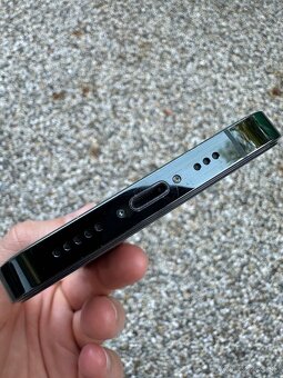 IPhone 13 Pro - baterie 100% - 5