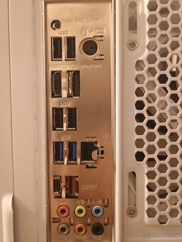 Herný PC – Ryzen 7 5700X3D + RTX 4060 – Výborný stav - 5