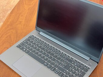 Lenovo IdeaPad 3 4GB / 128GB Silver - 5