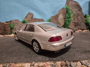 Prodám model 1:18 Volkswagen phaeton 2002 - 5