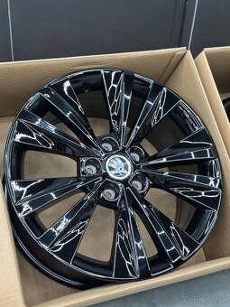 5x112 r17 superb 2 cistonove originál lak - 5