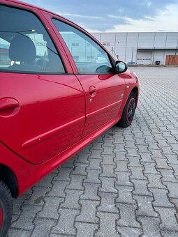 Na predaj PEUGEOT 206+,1.4i,54kw,r.v.2012 - 5