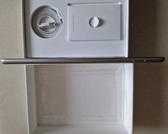 iPad 5.generacie, model  A1822 - 5