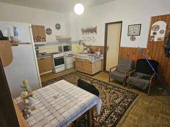 NA PREDAJ JEDNOPODLAŽNÝ 3 IZBOVÝ RODINNÝ DOM S GARÁŽOU - 5