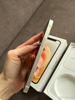 Apple iPhone 12 - TOP stav - 5