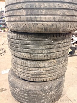 Letné pneumatiky 235/55 R17 - 5