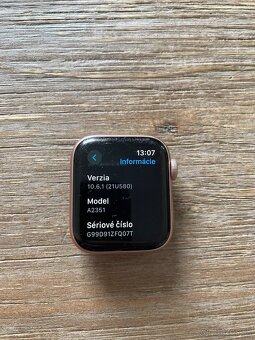 Apple Watch SE 1. generácie 40mm Gold - 5