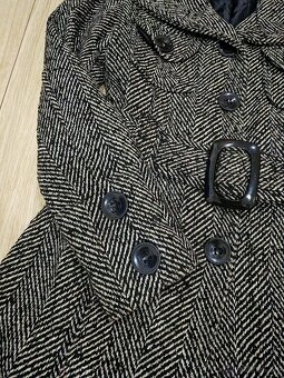 Dámsky elegantný kabát s opaskom - 5